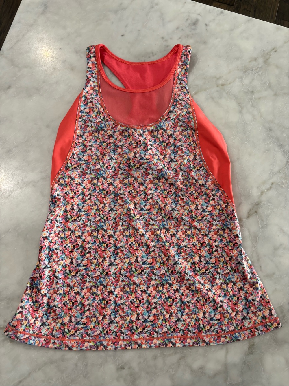 Lululemon Athletica Pink Coral Floral Racerback Tank Top Built In Bra‎ Size 10